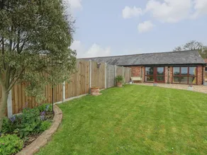 Fully equipped cottage with garden - Image 3