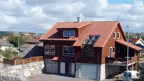 Casa vacacional con terraza y jacuzzi - Image 2