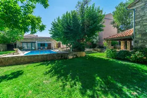 Villa con piscina, terraza y jardín | Vistas a la piscina - Image 4