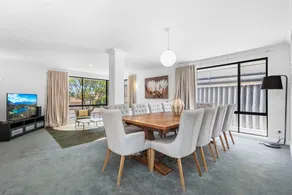 The Monaco Mansion Dianella - Sepal Stay - Image 2