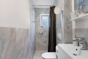 Apartment 'Fewo Am Berneckstrand' with Shared Garden and Wi-Fi - Image 5