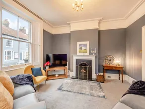 Family-friendly cottage with garden, BBQ & jacuzzi | River view | Dogs allowed - Image 3