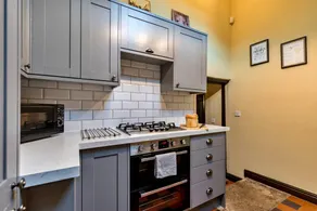 Cottage with garden - Image 3