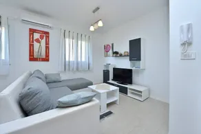 Apartamento vacacional con terraza, jardín y barbacoa - Image 3