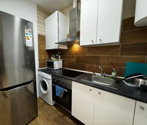 Lovely dedicated room | Next to Puerta del Sol | Pets allowed - Image 5