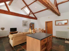Family-friendly nice cottage with garden - Image 5