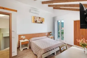 Fully equipped charming flat with terrace, pool & garden | Mountain view - Image 4