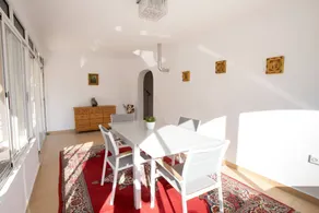 Appartement avec piscine, terrasse et jacuzzi | Vue montagne | Adapté au travail à distance - Image 4
