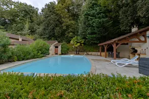 Holiday home with terrace, garden & barbecue - Image 2