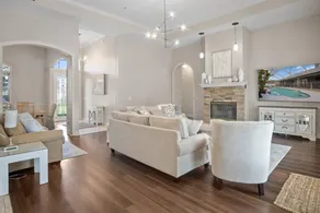 Luxury Heated Pool Home, 85 inch TV, King bed - Image 4