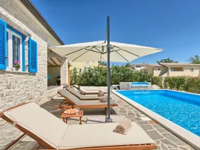 House with private pool, barbecue & terrace - Image 2