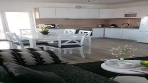 Voll ausgestattetes Apartment mit Garten, Terrasse und Grill | Meerblick | Nah am Strand - Image 2