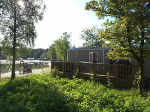 Chalet with heated pool & barbeque | Lake view - Image 2
