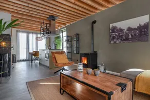 Chalet with terrace & garden - Image 4