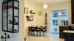 Apartment with terrace - Image 5