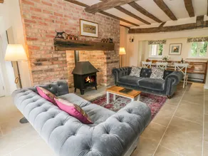 Cottage with garden - Image 4