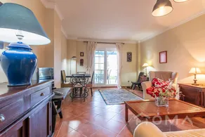 Holiday apartment with garden, terrace & pool - Image 3