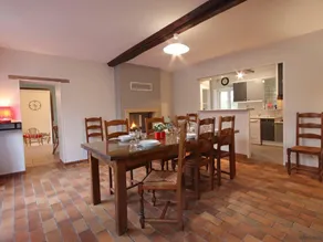 Cottage with barbeque & garden - Image 2