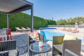Family-oriented holiday home with pool, terrace & garden | Perfect for remote work - Image 2