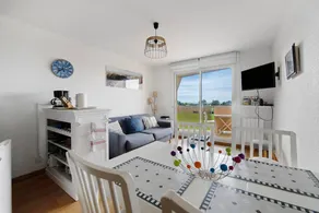 Sea View Apartment, Donville les Bains Beach - Image 2