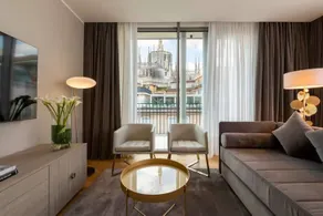 Family-friendly wonderful holiday apartment with garden & terrace | Next to Milan Cathedral | City view | Perfect for remote work - Image 4