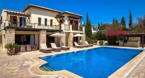 Fantástica villa apta para familias con terraza, jardín y piscina privada | Vistas al mar - Image 2