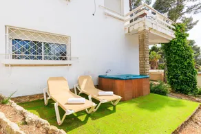 House with terrace, barbeque & garden - Image 2