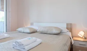 Flat with garden & barbecue | Sea view | Pet-friendly - Image 4