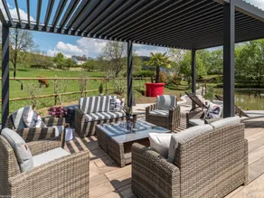 Charming Burgundy gîte with spa, Japanese garden and air conditioning - Image 2