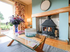 Family-friendly lovely cottage with garden - Image 4