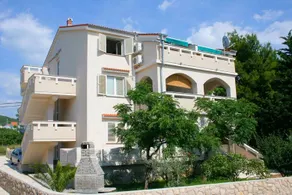 Holiday apartment with barbecue & terrace - Image 2