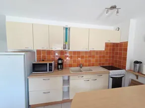 Holiday apartment with garden & terrace - Image 4