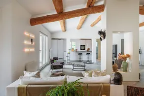 Agréable maison d'hôtes avec piscine, jardin et terrasse | Vue jardin - Image 5