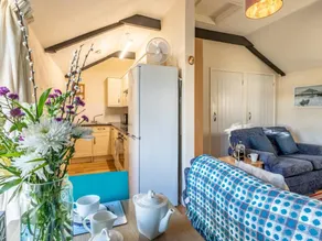 Fully equipped cottage with pool - Image 5
