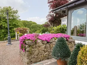 Casa rural con jardín y jacuzzi - Image 3