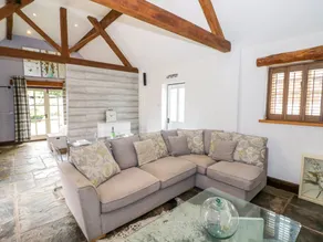Cottage with garden & barbeque - Image 3