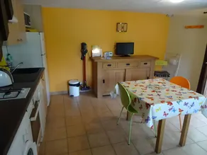 Cozy Cottage with Private Garden and Wi-Fi in Salles-Curan - Image 4