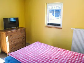 Apartment with terrace - Image 4