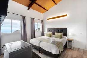Charmant appartement avec terrasse, jardin et piscine | Vue mer - Image 4