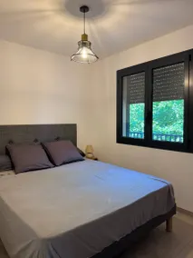 Apartamento vacacional totalmente equipado con jardín y terraza | Vistas a la montaña - Image 4