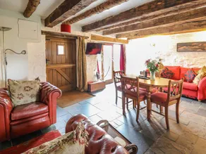 Children-friendly cottage with jacuzzi & garden | Dogs allowed - Image 2