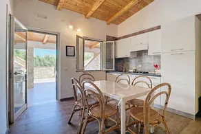 Flat with BBQ, terrace & garden | Garden view - Image 3