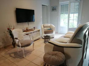 Holiday home with terrace & garden - Image 5