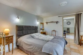 Holiday home with garden, pool & terrace - Image 4