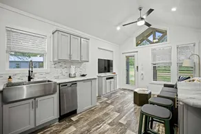 Spectacular Cabin with Barbecue and Gorgeous Vistas in Fredericksburg, Texas - Image 4