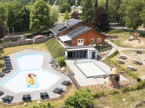 Fantastico alloggio con idromassaggio, terrazza e piscina riscaldata | Ammette cani - Image 2