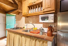 Holiday home with terrace & barbeque - Image 3