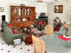 Maison avec jardin, barbecue et terrasse - Image 3