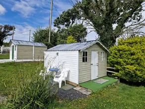 Charming Cabin Rental for Two Guests by the River Shannon, Ireland - Image 3