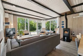 Holiday home with barbeque, terrace & garden - Image 2